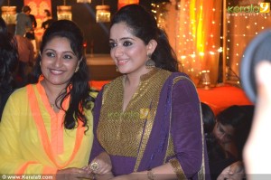 kavya-madhavan-images22