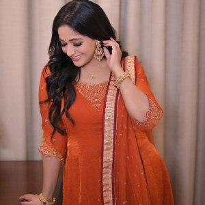 kavya-madhavan-latest-outfit-photos-001