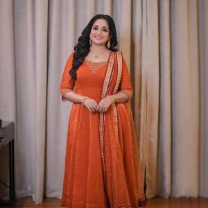 kavya-madhavan-latest-outfit-photos-002