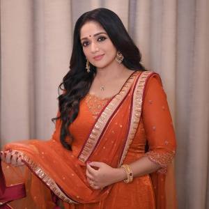 kavya-madhavan-latest-outfit-photos
