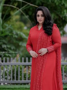 kavya-madhavan-latest-photo-shoot-002