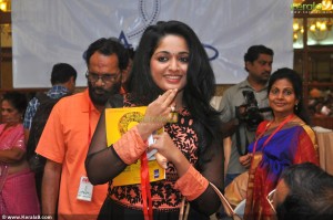 kavya-madhavan-pics26