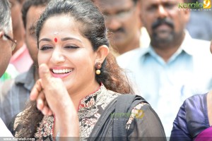 kavya-madhavan-pictures-300-00299