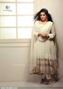 kavya_madhavan_new_still-03048