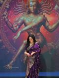 kavyamadhavan-in-violet-saree-photos-003
