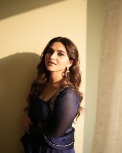 kayadu-lohar-in-anarkali-churidar-designs-photos-002