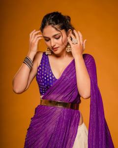 kayadu-lohar-in-half-saree-002
