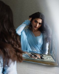 kayadu-lohar-in-light-blue-saree-with-long-sleev-blouse-ideas-photos-001