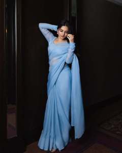 kayadu-lohar-in-light-blue-saree-with-long-sleev-blouse-ideas-photos-009