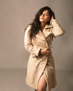 kayadu-lohar-in-long-coat-dress-photos-003