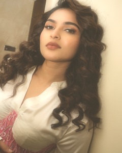 kayadu-lohar-in-party-look-ideas-photos-002