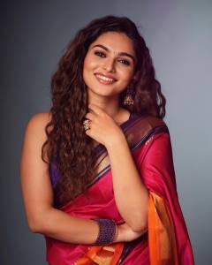 kayadu-lohar-in-pattu-saree-photos-latest-003