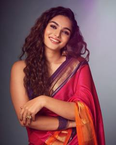 kayadu-lohar-in-pattu-saree-photos-latest