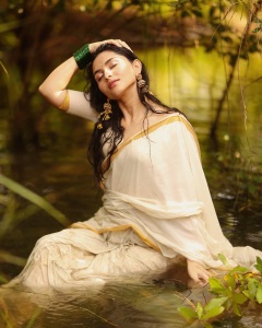 kayadu-lohar-in-set-saree-look-photos-001