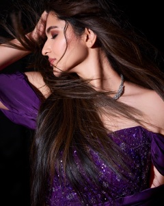 kayadu-lohar-in-violet-off-shoulder-dress-with-style-ideas-003