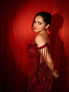 kayadu-lohar-in-wine-red-fashion-outfit-for-party-photos
