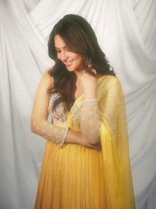 kayadu-lohar-in-yellow-anarkali-dress-photos-002
