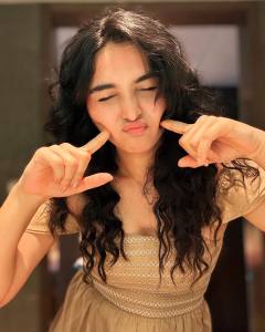 kayadu-lohar-latest-photos-and-makeup-002