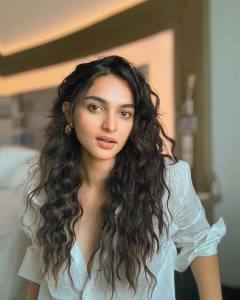 kayadu-lohar-latest-photos-and-makeup-009