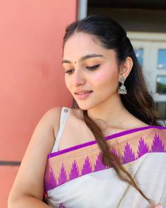 kayadu-lohar-latest-photos-in-kerala-saree