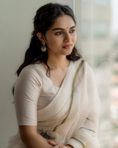 kayadu-lohar-saree-photos-007