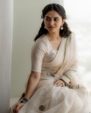 kayadu-lohar-saree-photos-006