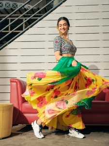 keerthi-suresh-in-Lehenga-and-shoes-styling-image-photos-001