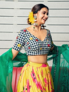 keerthi-suresh-in-Lehenga-and-shoes-styling-image-photos-002