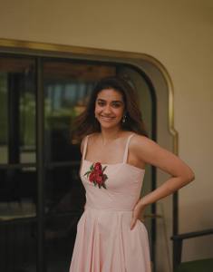keerthi-suresh-in-light-pink-midi-with-slim-strap-dress-photo-003