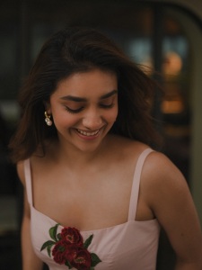 keerthi-suresh-in-light-pink-midi-with-slim-strap-dress-photo-004