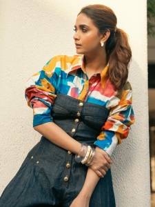 keerthi-suresh-in-multi-colour-dress-style-ideas-photos-002