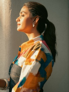keerthi-suresh-in-multi-colour-dress-style-ideas-photos