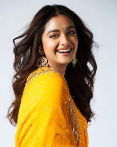 keerthi-suresh-in-yellow-churidar-dress-photos-001