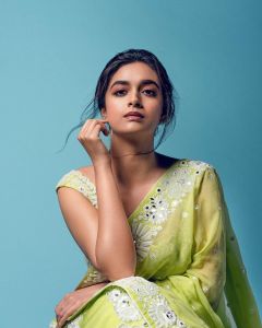 keerthi-suresh-latest-photos-in-green-saree-002