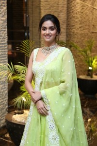 keerthi-suresh-latest-photos-in-lehenga