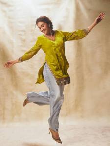 keerthi-suresh-latest-promotion-dress-style-photos-008