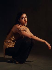keerthi-suresh-latest-promotion-dress-style-photos-011