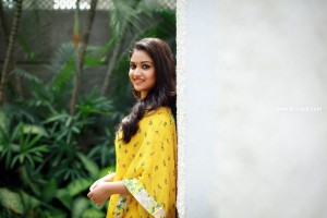 keerthi-suresh-latest-saree-photos-09341-983