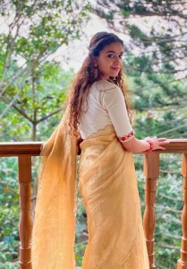 keerthi-suresh-latest-saree-photos-without-makeup-005