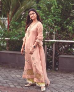 keerthi-suresh-new-photos-in-peach-colour-churidar-004