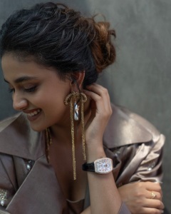 keerthi-suresh-random-photos-with-new-style-and-makeup-008