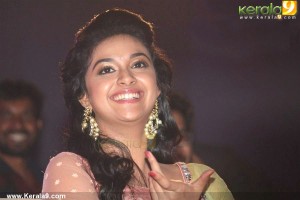 keerthi-suresh-stills-400-00329