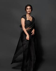 keerthy-suresh-in-black-saree-photos-002