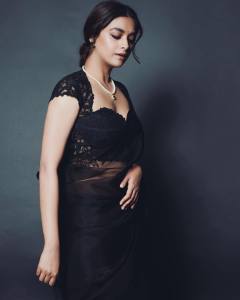 keerthy-suresh-in-black-saree-photos-006