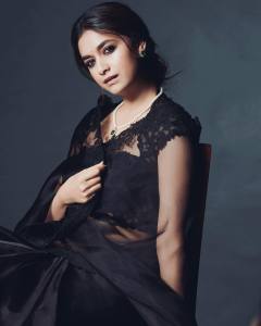 keerthy-suresh-in-black-saree-photos-009