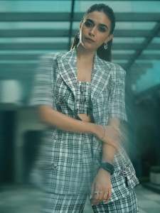 keerthy-suresh-in-blazer-co-ord-set-dress-photos-001