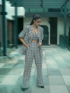 keerthy-suresh-in-blazer-co-ord-set-dress-photos