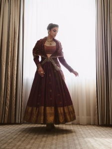 keerthy-suresh-in-fusion-of-kanchipuram-silk-and-kaashumaala-combo-like-tamil-and-kerala-tradition-look-combo-ideas-photos-002