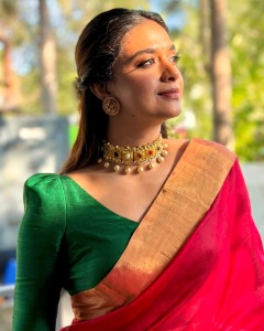 keerthy-suresh-in-pink-saree-with-green-blouse-combination-photos-001