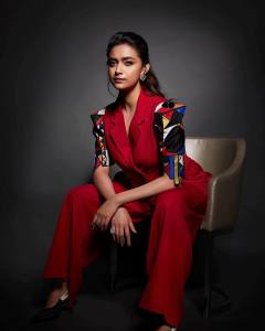 keerthy-suresh-in-red-hunt-ball-dress-coat-and-pants-001